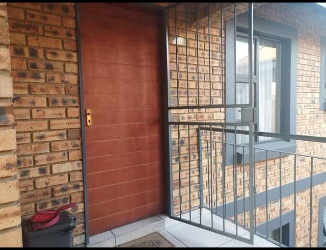 3 BEDROOM APARTMENT FOR SALE IN ALBEMARLE